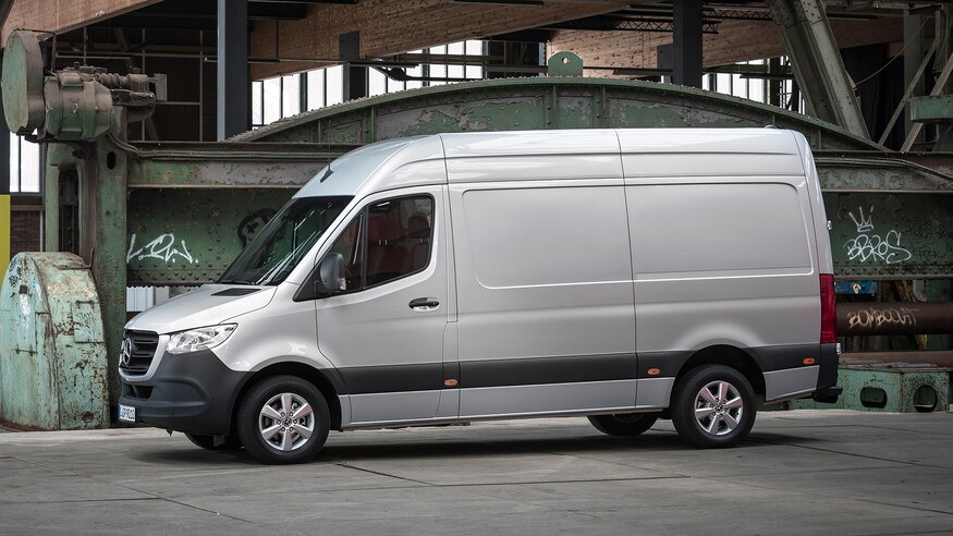 2020-Mercedes-Benz-Sprinter-37